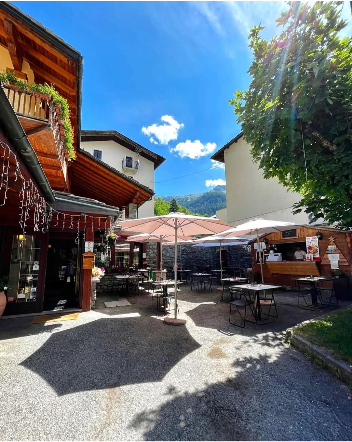 Hotel Coeur Du Village La Thuile Luaran gambar