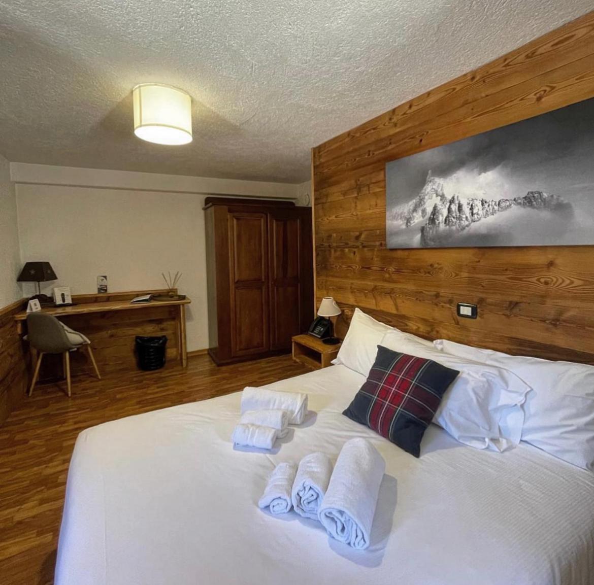 Hotel Coeur Du Village La Thuile Luaran gambar