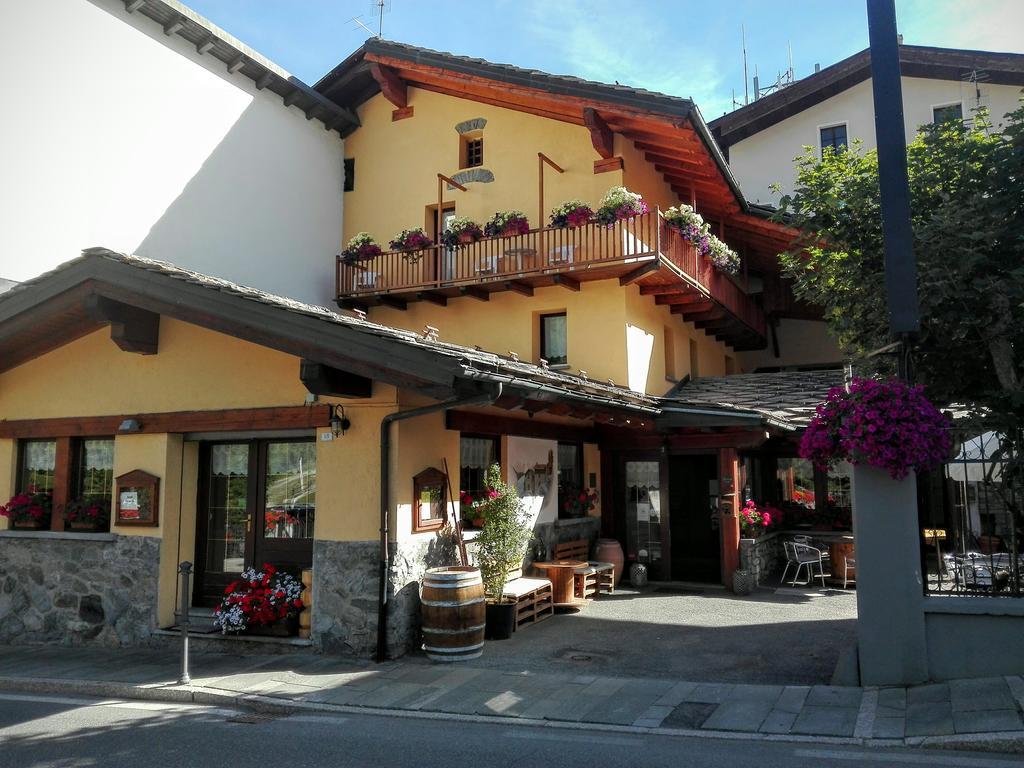 Hotel Coeur Du Village La Thuile Luaran gambar